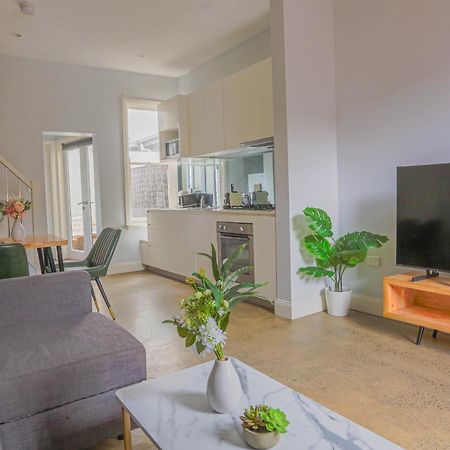 Charming 2 Bedroom House Woolloomooloo Сідней Екстер'єр фото